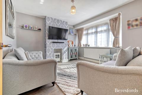 28 Birkdale Avenue, Romford, RM3 0SL