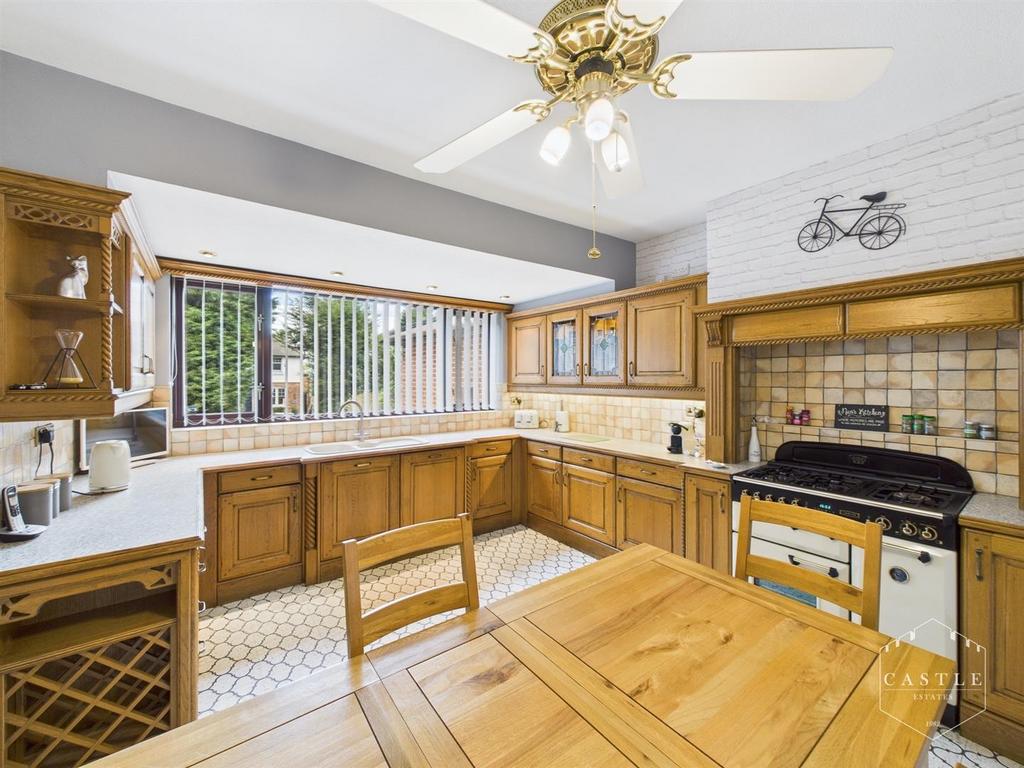 Dining kitchen