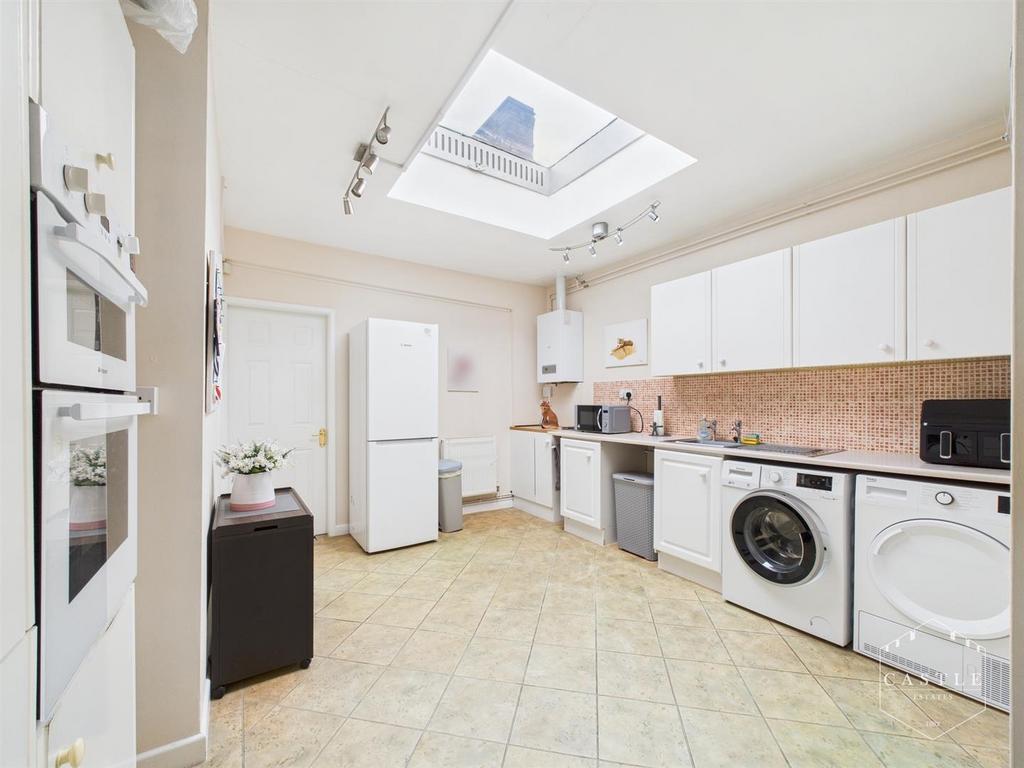 Utility/kitchen