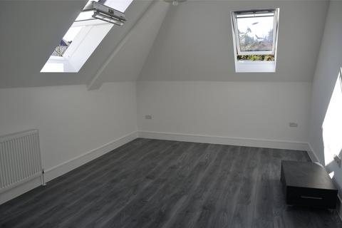 2 bedroom apartment to rent, Downsway, South Croydon CR2