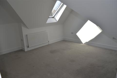2 bedroom apartment to rent, Downsway, South Croydon CR2