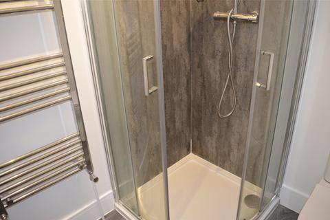 2 bedroom apartment to rent, Downsway, South Croydon CR2
