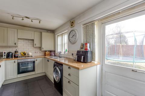 3 bedroom semi-detached house for sale, 49 Dingle RoadWombourneWolverhampton