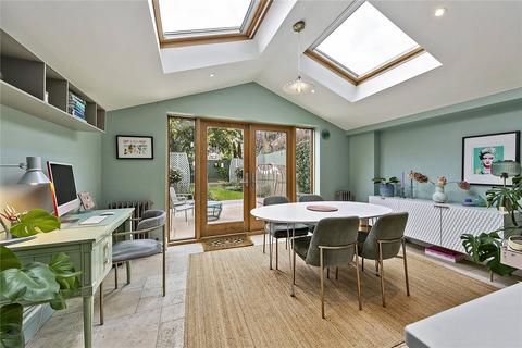 63 Alexandra Road, Richmond, TW9 2BT