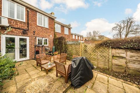 19 Appleby Close, Twickenham, TW2 5NA