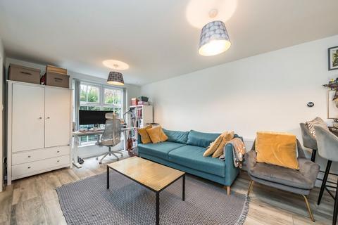 19 Appleby Close, Twickenham, TW2 5NA