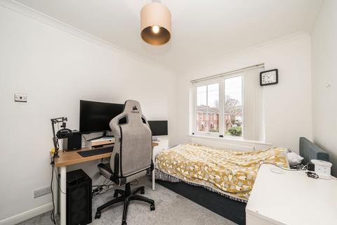 19 Appleby Close, Twickenham, TW2 5NA