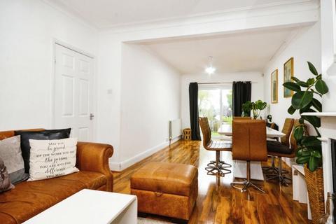3 bedroom semi-detached house to rent, Stockingstone Road, Luton, Bedfordshire, LU2 7ND
