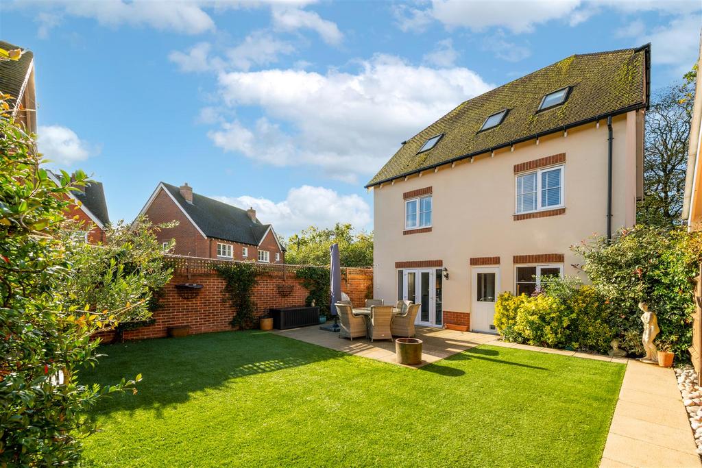 26 Whittaker Drive externals more-3.jpg