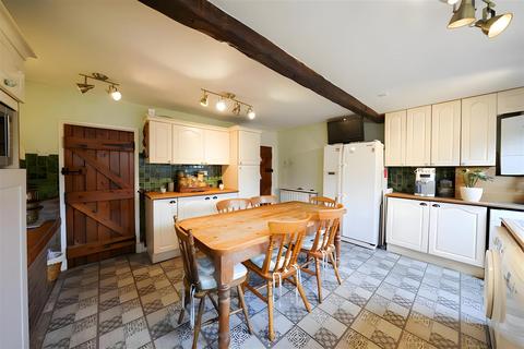 4 bedroom semi-detached house for sale, Melton Road, Thurmaston, Leicester, LE4