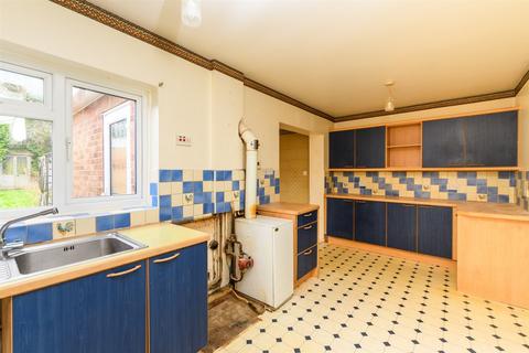 21 Cricketers Drive, Meopham, Gravesend, DA13 0AX