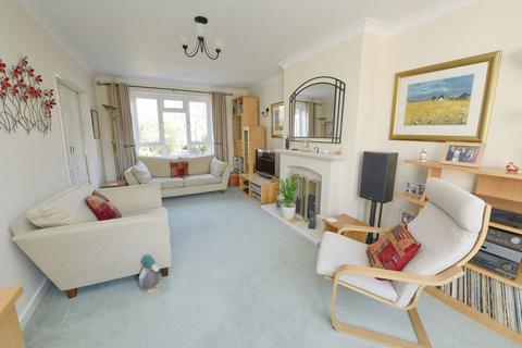 6 Bishops Close, Fleet, GU52 7TU