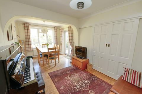 6 Bishops Close, Fleet, GU52 7TU