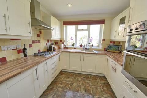 6 Bishops Close, Fleet, GU52 7TU