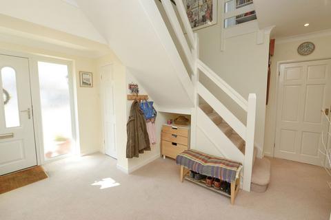 6 Bishops Close, Fleet, GU52 7TU