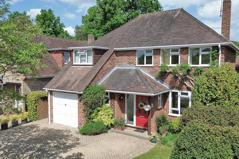 6 Bishops Close, Fleet, GU52 7TU