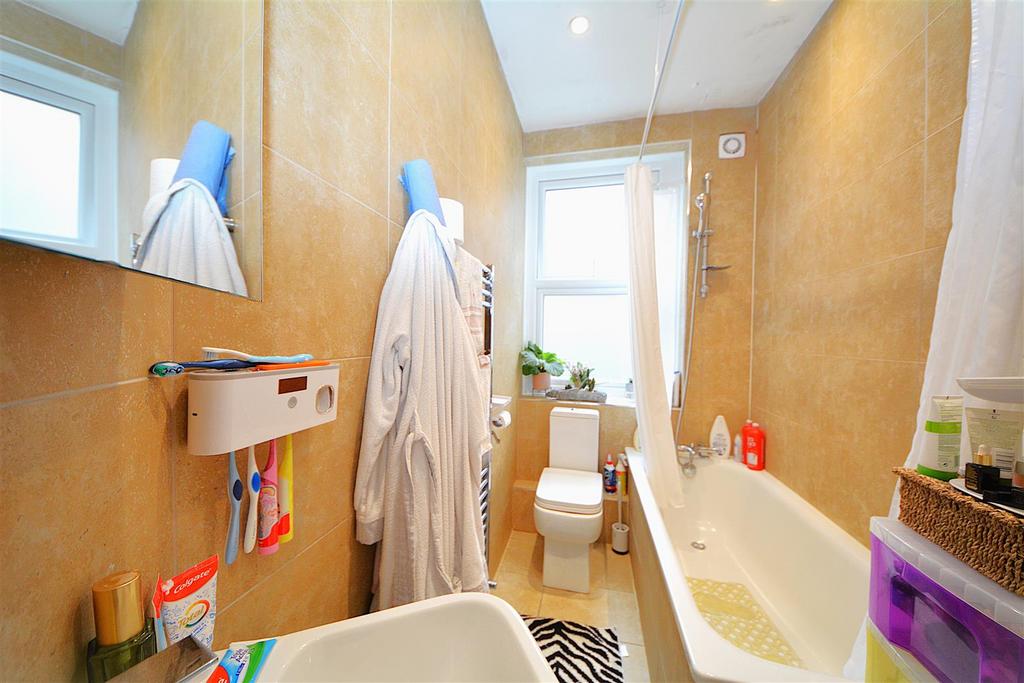 Bathroom.JPG