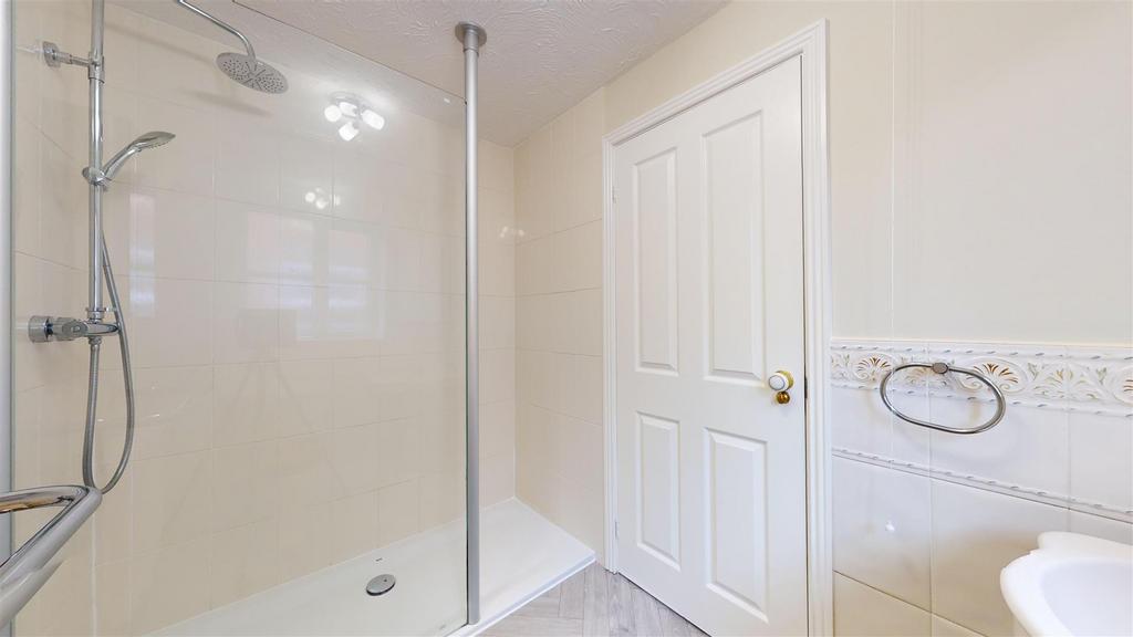 11 Cavendish Close Bedroom One Ensuite Shower Room