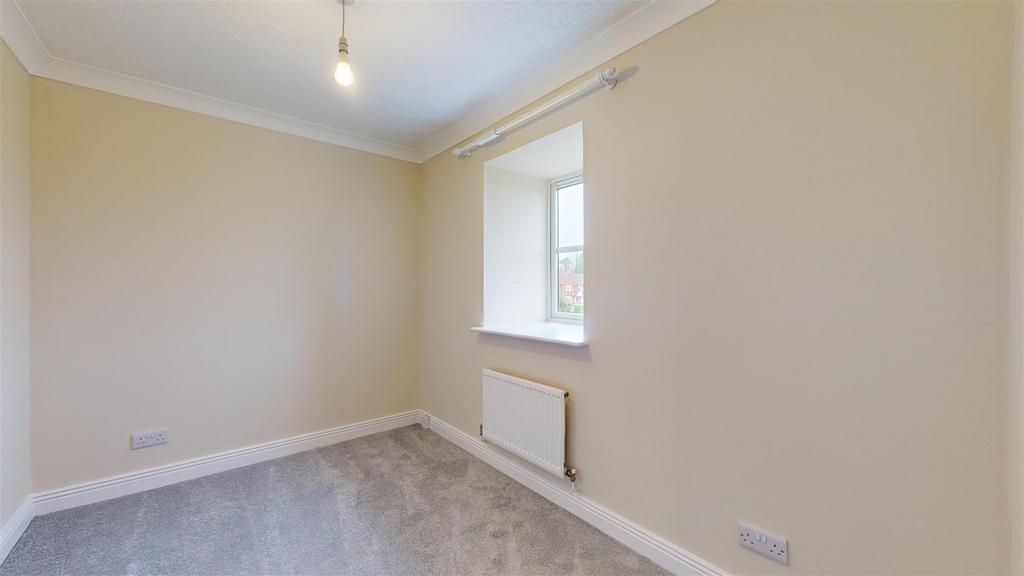 11 Cavendish Close Bedroom.jpg