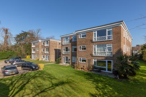 2 bedroom flat for sale, Grovelands, Horley, Surrey, RH6