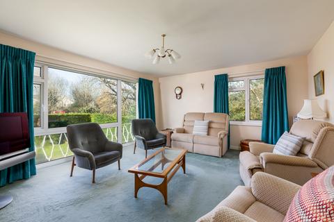 2 bedroom flat for sale, Grovelands, Horley, Surrey, RH6