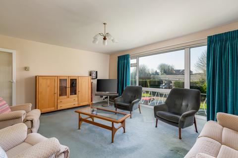 2 bedroom flat for sale, Grovelands, Horley, Surrey, RH6