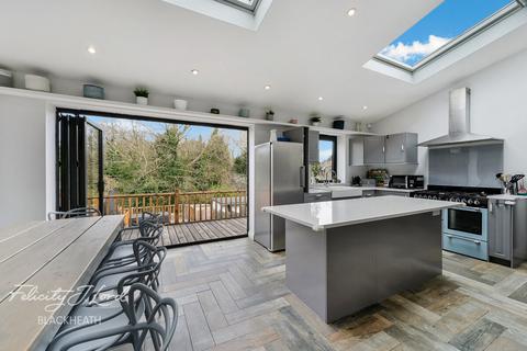 3 bedroom semi-detached house for sale, Charlton Lane, London