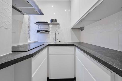 1 bedroom flat for sale, Tavistock Court, Bloomsbury, London, WC1H