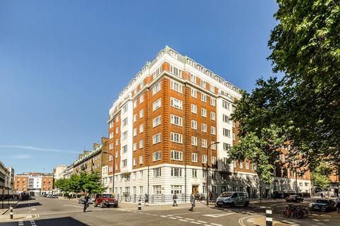 Tavistock Court, Bloomsbury, London, WC1H