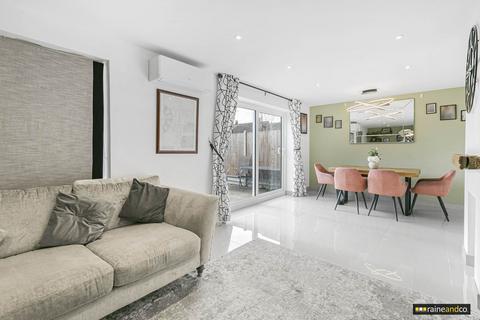9 Talbot Road, Hatfield, AL10 0QX