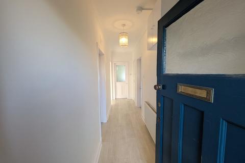 2 bedroom flat to rent, Dunterlie Avenue, Glasgow G13