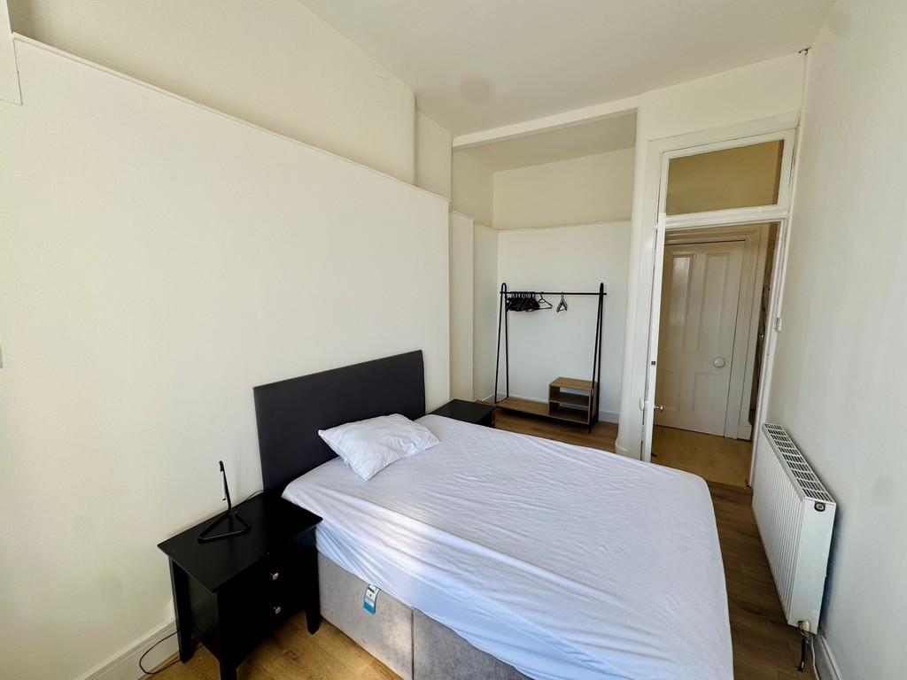 Bedroom2.2