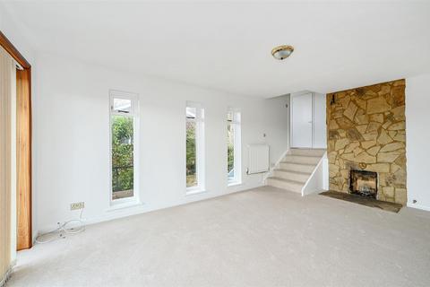 2 bedroom detached house for sale, Love Lane, Rye, East Sussex TN31 7NE