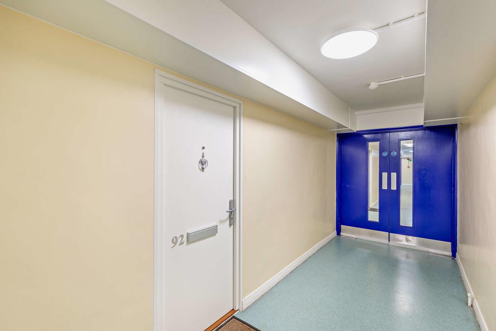 8638174-interior02-800