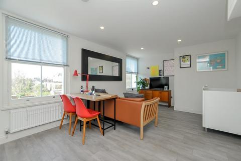 1 bedroom flat for sale, Chatsworth Road, London