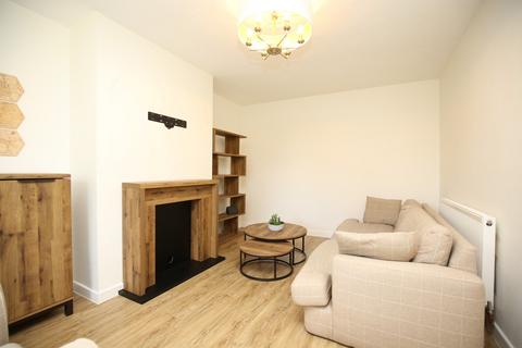 6 Glovers Close, Atherstone, CV9 1QF