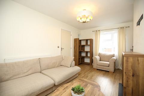 6 Glovers Close, Atherstone, CV9 1QF