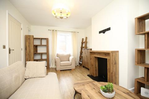 6 Glovers Close, Atherstone, CV9 1QF