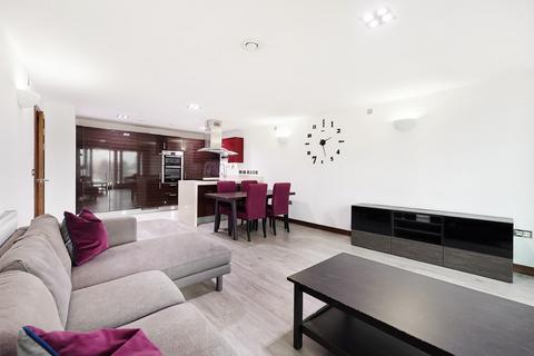 2 bedroom apartment to rent, Bridges Court Road, London SW11