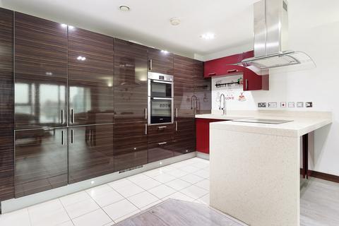 2 bedroom apartment to rent, Bridges Court Road, London SW11