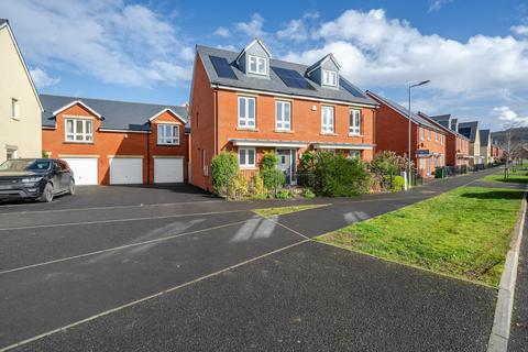 3 Vale Road, Bishops Cleeve, Cheltenham, GL52 8FJ