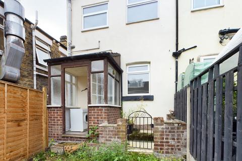 2 bedroom end of terrace house to rent, Co-operative Street, Wath-upon-Dearne