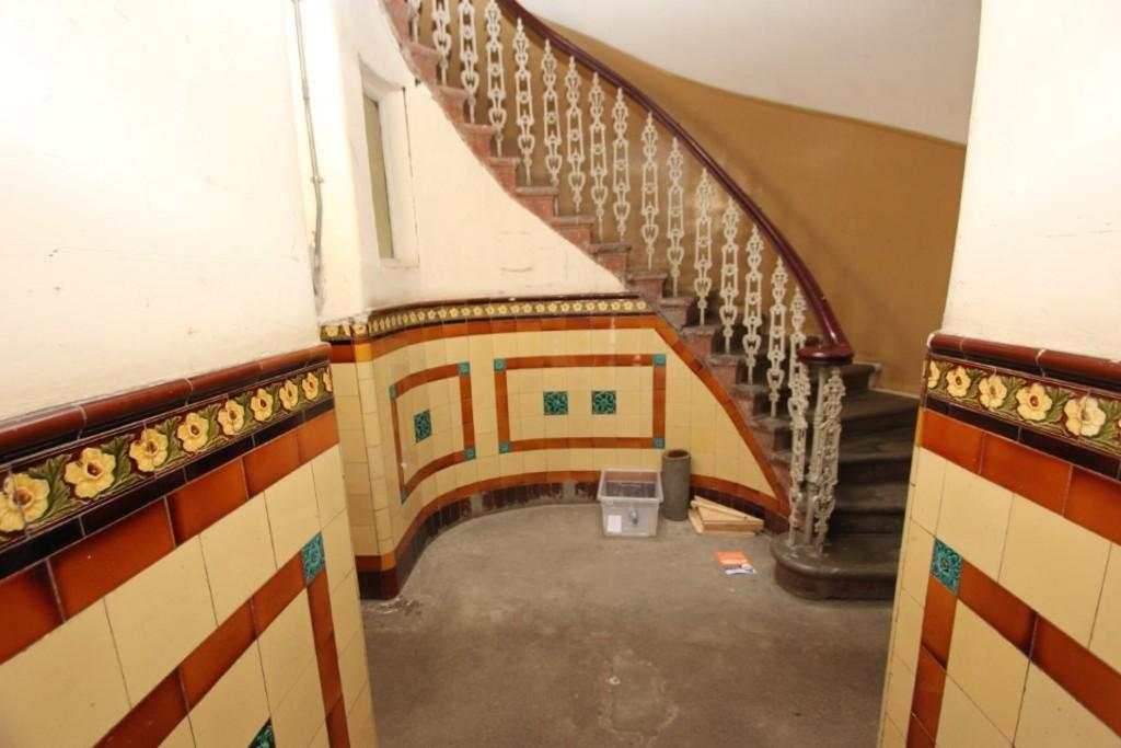 Close Entrance