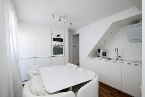 2 bedroom end of terrace house for sale, Albany Passage, Richmond