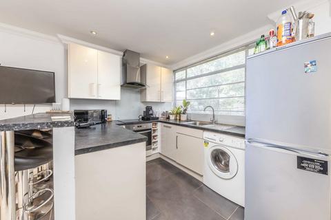 1 bedroom flat to rent, Balham High Road, London SW17