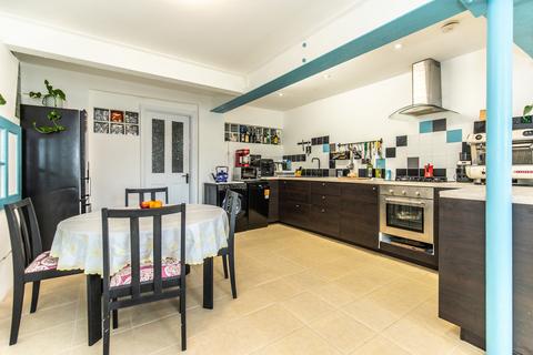 2 bedroom flat for sale, Clarence Square, Brighton, BN1 1ED