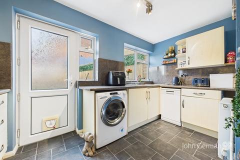5 Field Close, Burton-on-trent, DE13 0NS