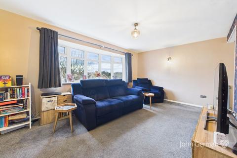 5 Field Close, Burton-on-trent, DE13 0NS