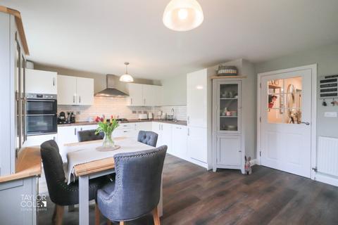 4 bedroom detached house for sale, Austen Drive, Tamworth