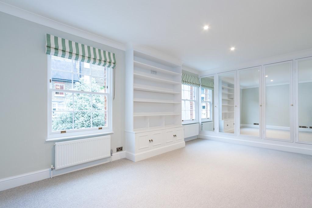 31 Cadogan Lane bedroom